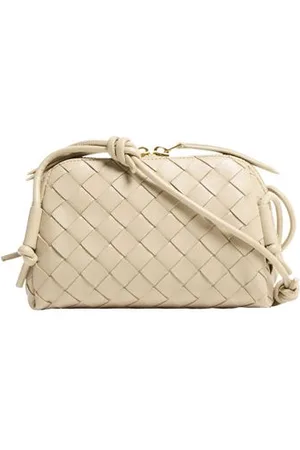 Bottega Veneta Intrecciato Concert Pocket