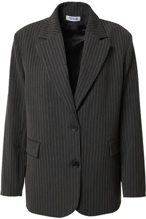 EDITED the label Blazer 