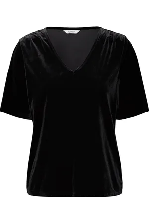 B YOUNG T-Shirt 