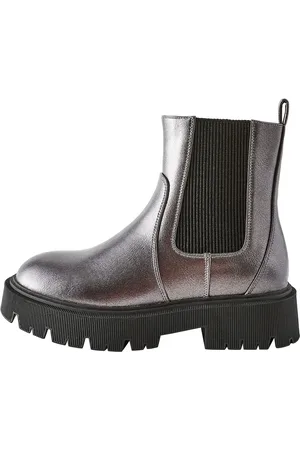 Next Stiefel