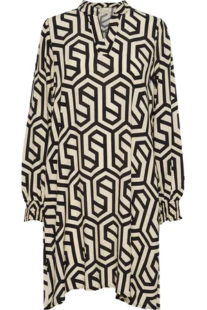 Cream Kleid 