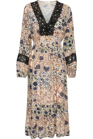 Cream Kleid 