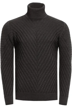 Rusty Neal Pullover