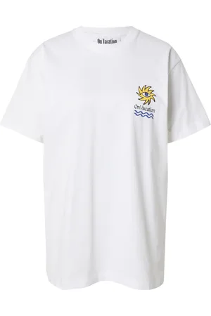 On Vacation Club T-Shirt 