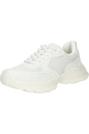 Call it Spring Sneaker 