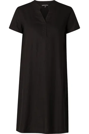 Base Level Kleid