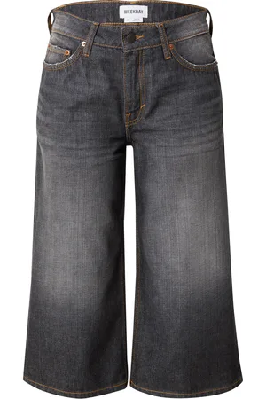 Weekday Shorts