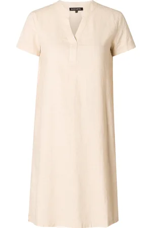 Base Level Kleid