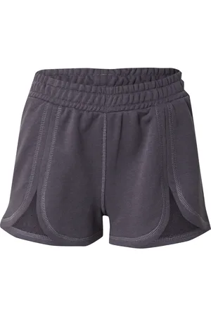 ABOUT YOU Shorts 