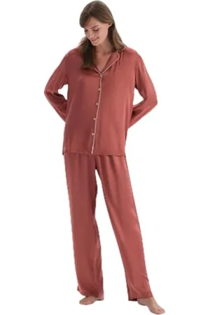Dagi Women