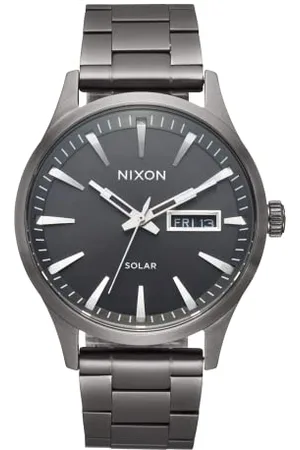 Nixon Unisex Analog Japanisches Quarzwerk Uhr mit Edelstahl Armband A1346-131-00