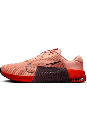 Nike Herren Metcon 9 Men s Workout Sh Sneaker, Apricot Agate/Black-Picante Red, 42.5 EU