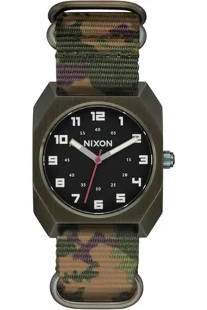 Nixon Herren Analog Uhr mit Edelstahl Armband A1409-5118-00