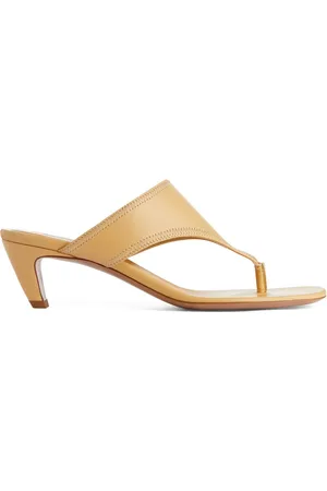 ARKET Zehensteg-Sandalen Aus Leder - Gelb|