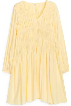 ARKET Gesmoktes Midikleid - Gelb
