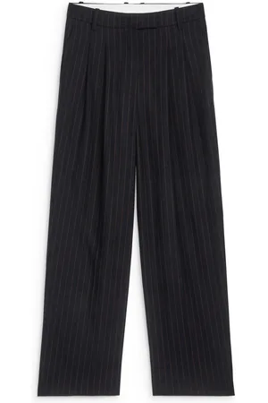 ARKET Locker Geschnittene Bundfaltenhose - Blau