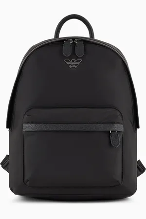 Emporio Armani ASV Rucksack aus recyceltem Nylon mit Adler-Plakette