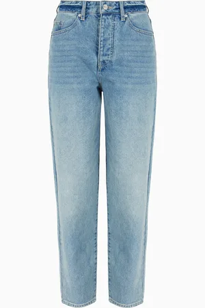 Armani Exchange J51-Carrot-Fit-Jeans aus festem Denim mit gesticktem Monogramm