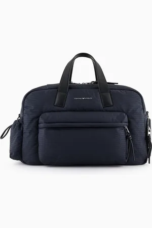 Emporio Armani Große Nylon-Tasche mit Allover-Logo-Schriftzug aus Jacquard-Stoff