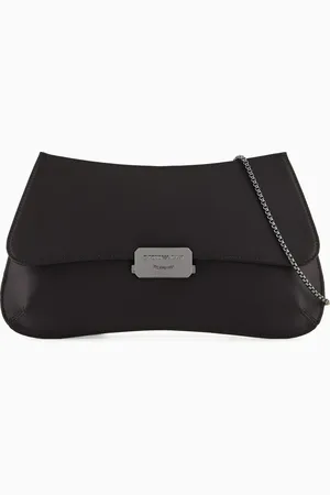 Emporio Armani Clutch aus Satin mit Kettenschulterriemen