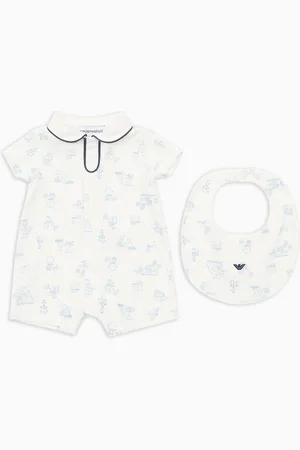 Emporio Armani Geschenkset mit Strampler und Lätzchen aus Interlock-Jersey mit „Sunday“-Muster