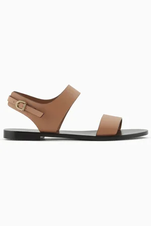 Giorgio Armani Flache Sandalen aus Leder