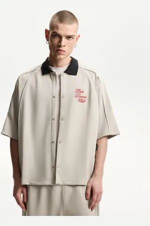 Bershka Hemd Im Boxy-Fit Mit Kurzen Ärmeln Und Stickerei Herren Xs Grau