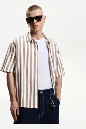Bershka Relaxed-Fit-Hemd Mit Kurzen Ärmeln Herren Xs Nerzfarbe