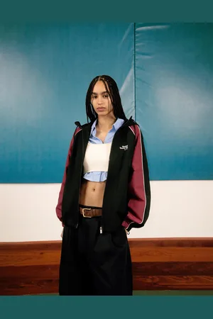 Bershka Steppjacke Aus Funktionsstoff Mit Kapuze Damen Xs Marinenblau