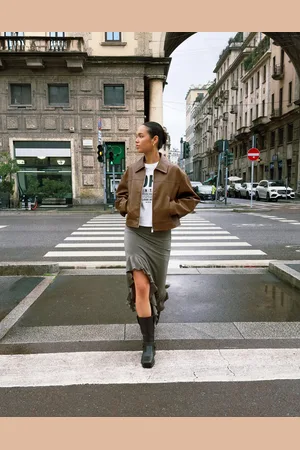 Bershka Kunstlederjacke Im Trucker-Stil Mit Weiten Ärmeln Damen Xs Braun