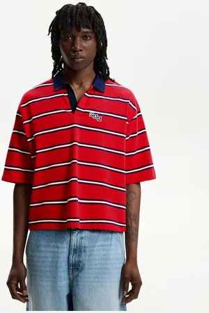 Bershka College-Poloshirt Mit Kurzen Ärmeln Und Patch Herren S Rot