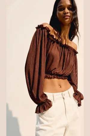 Bershka Plissiertes Langarmshirt Mit Langen Ärmeln Und Carmen-Ausschnitt Damen Xs Braun