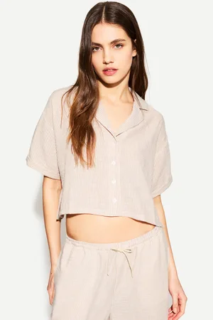 Bershka Rustikales Hemd Mit Kurzen Ärmeln Und Strukturmuster Damen Xs Camel