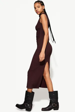 Bershka Figurbetontes Midikleid Mit Strukturmuster Damen Xs Braun
