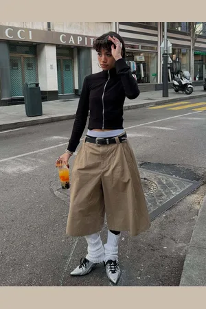 Bershka Weite Bermudas Mit Bundfalten Damen 32 Camel