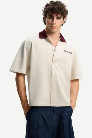 Bershka Hemd Im Boxy-Fit Mit Kurzen Ärmeln Und Stickerei Herren Xs Grbrochenes Weiss