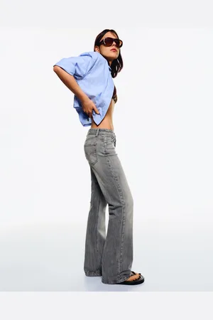 Bershka Low Waist Bootcut-Jeans Damen 32 Grau