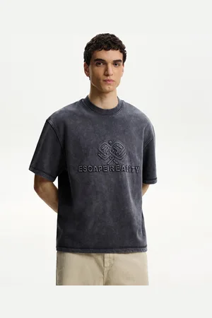 Bershka T-Shirt Aus Plüsch Mit Kurzen Ärmeln Und Stickerei Herren Xs Grau
