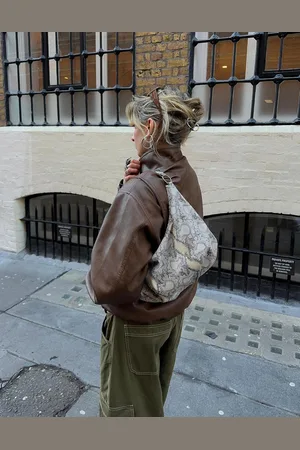Bershka Crossbody Bag Mit Animalprint Damen Rohweiß