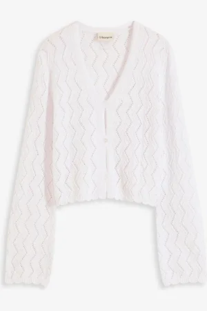 bonprix Kurze Strickjacke in Häkeloptik