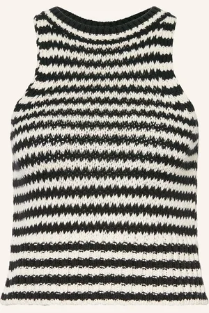 Closed Stricktop