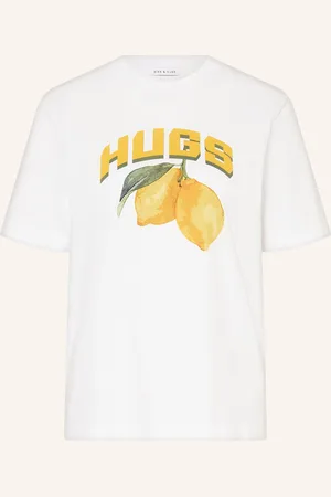 Mrs & HUGS T-Shirt
