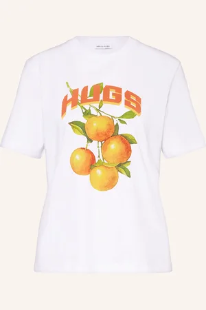Mrs & HUGS T-Shirt