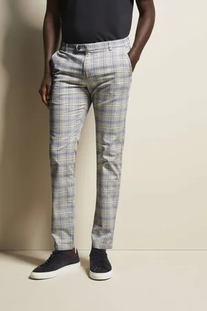 Bugatti Chino mit körpernaher Passform in