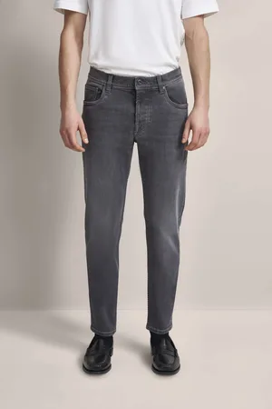 Bugatti Jeans mit dezenter Waschung in