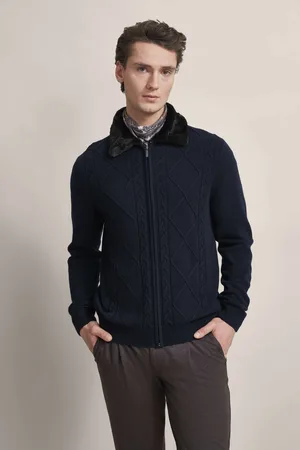 Bugatti Strickjacke mit unechtem Fellkragen in