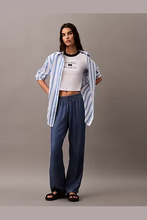 Calvin Klein Schmales T-Shirt mit Schriftzug-Logo