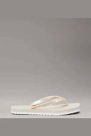 Calvin Klein Metallic Flip-Flops mit quadratischer Spitze