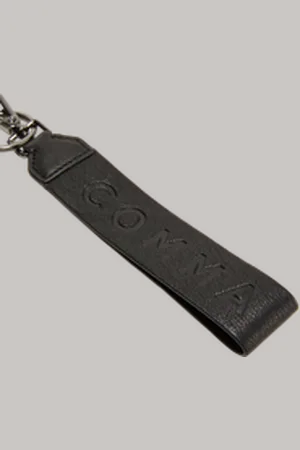 Comma, Accessories