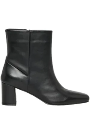 Comma, Stiefel